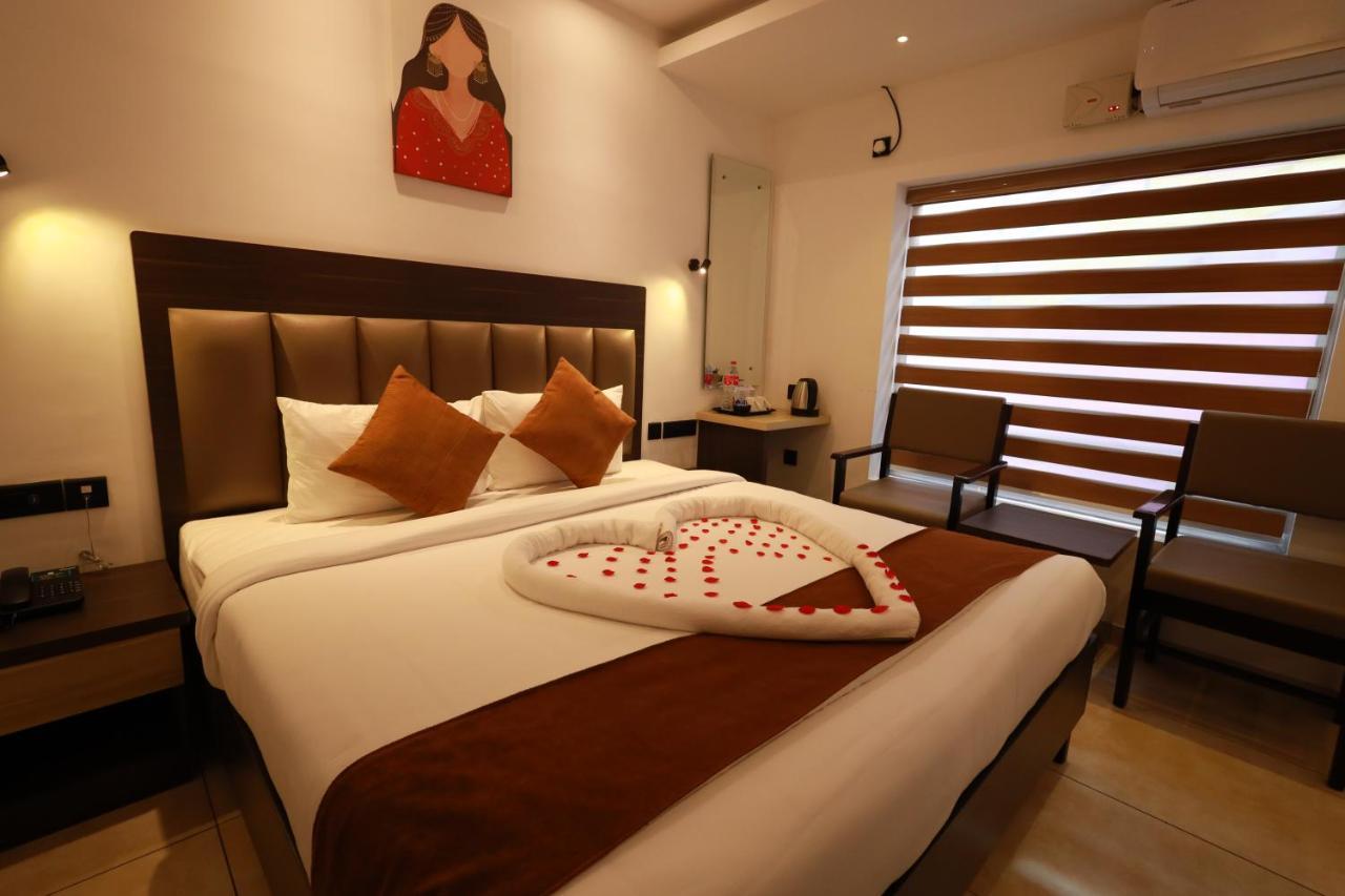 Goodland Elegance Hotel Thiruvananthapuram Ngoại thất bức ảnh