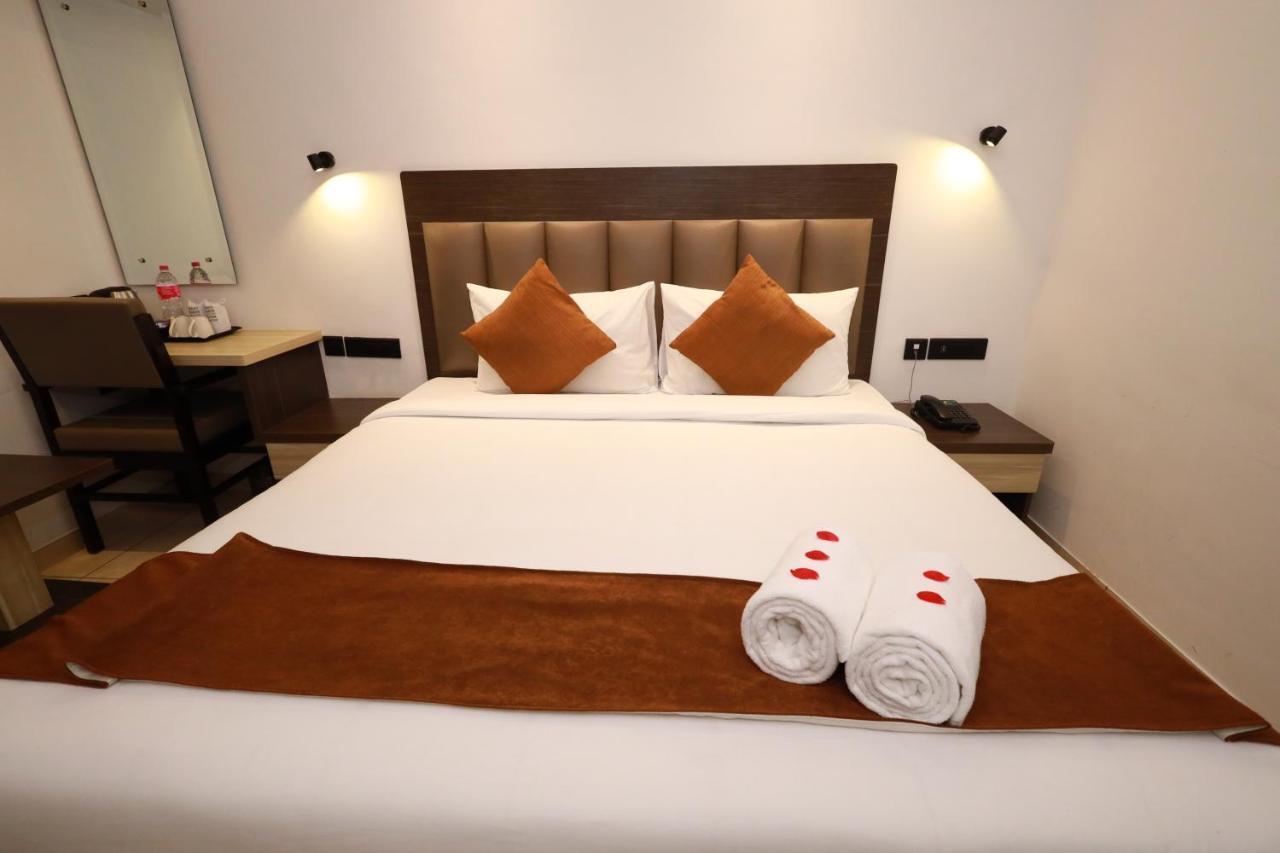 Goodland Elegance Hotel Thiruvananthapuram Ngoại thất bức ảnh