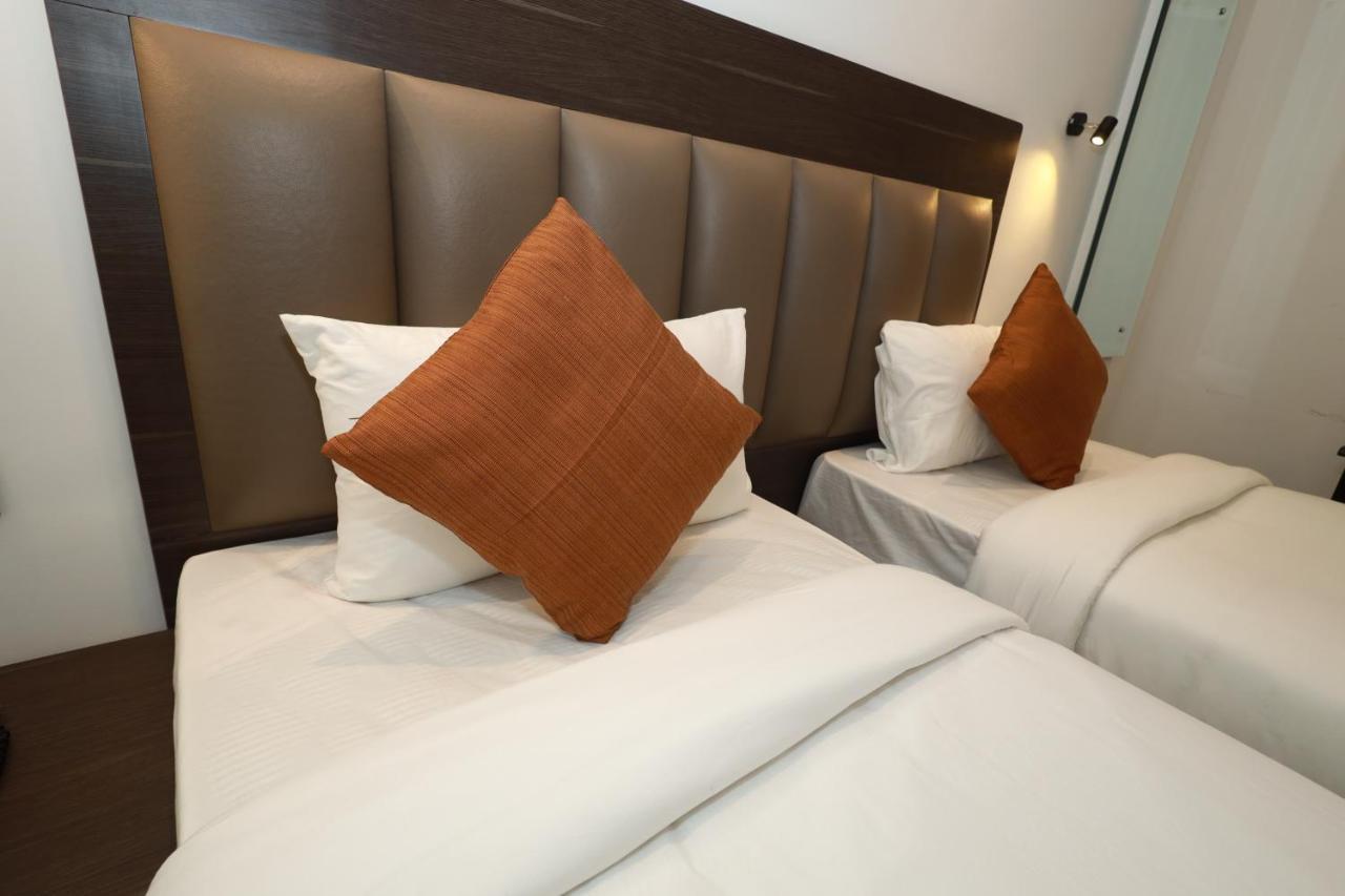 Goodland Elegance Hotel Thiruvananthapuram Ngoại thất bức ảnh