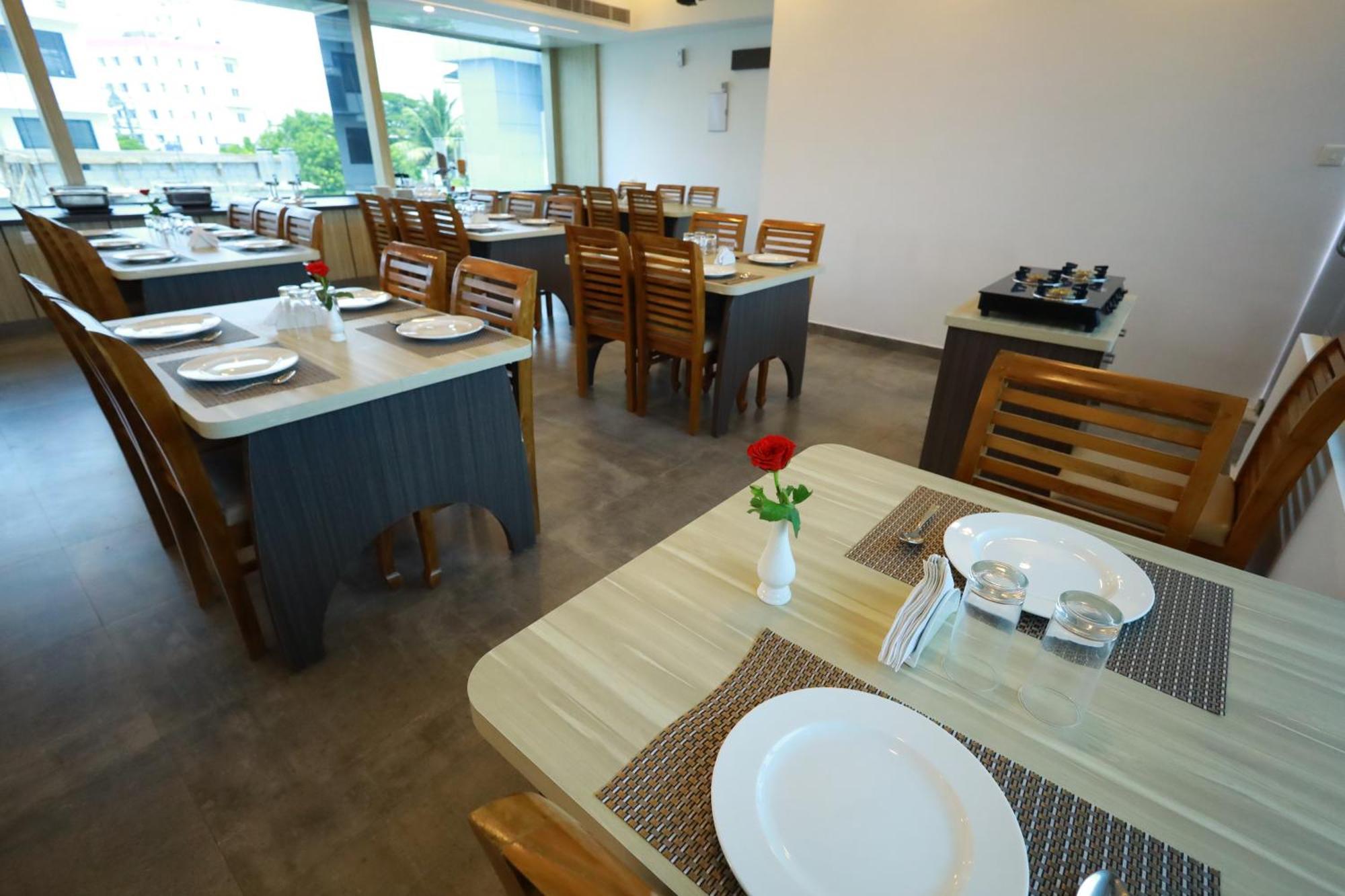 Goodland Elegance Hotel Thiruvananthapuram Ngoại thất bức ảnh