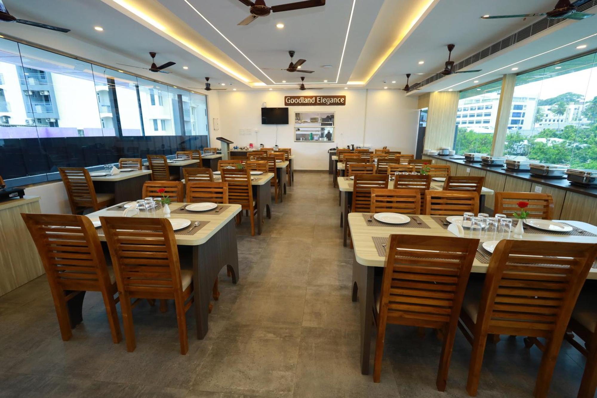 Goodland Elegance Hotel Thiruvananthapuram Ngoại thất bức ảnh