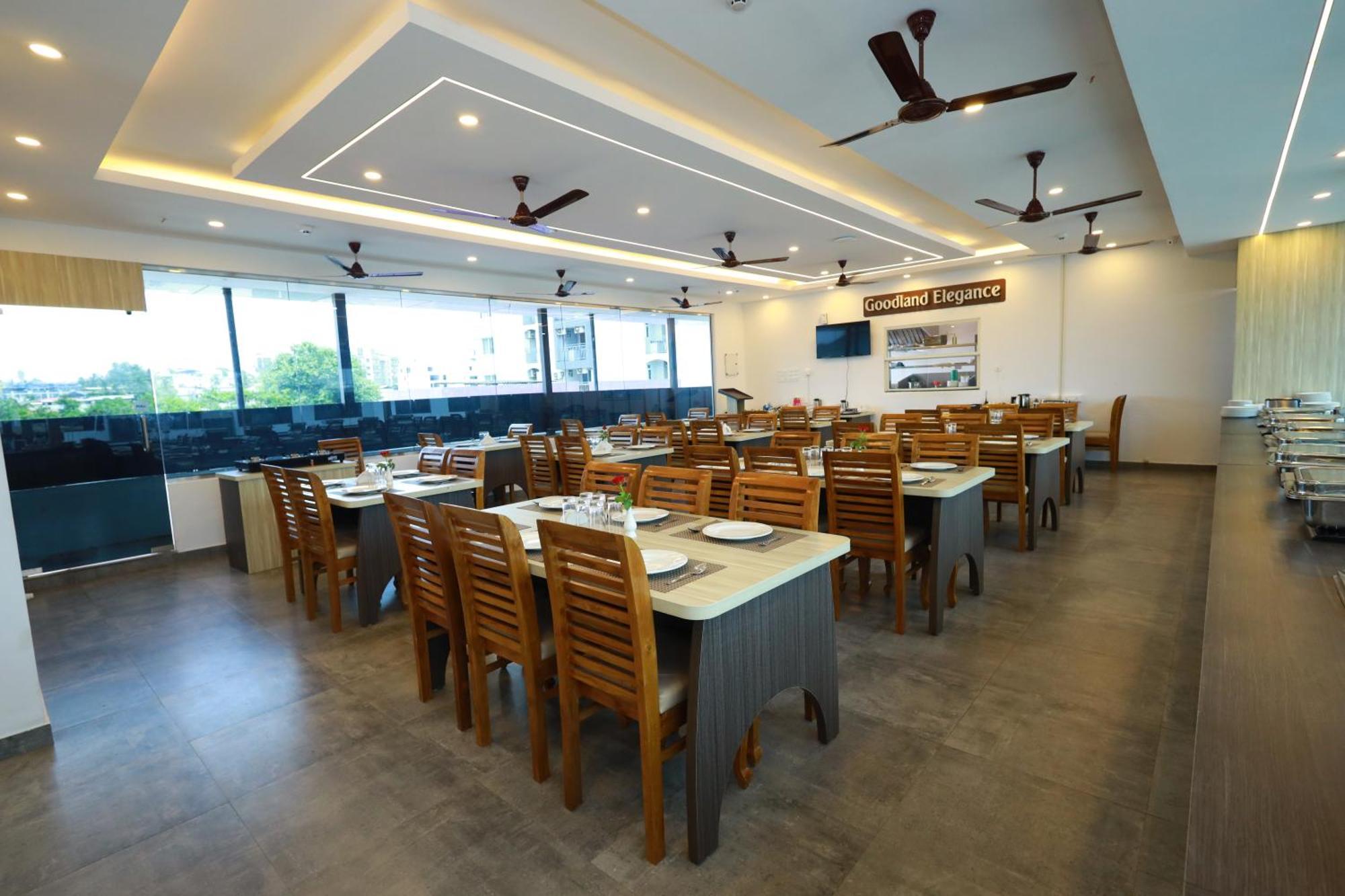 Goodland Elegance Hotel Thiruvananthapuram Ngoại thất bức ảnh