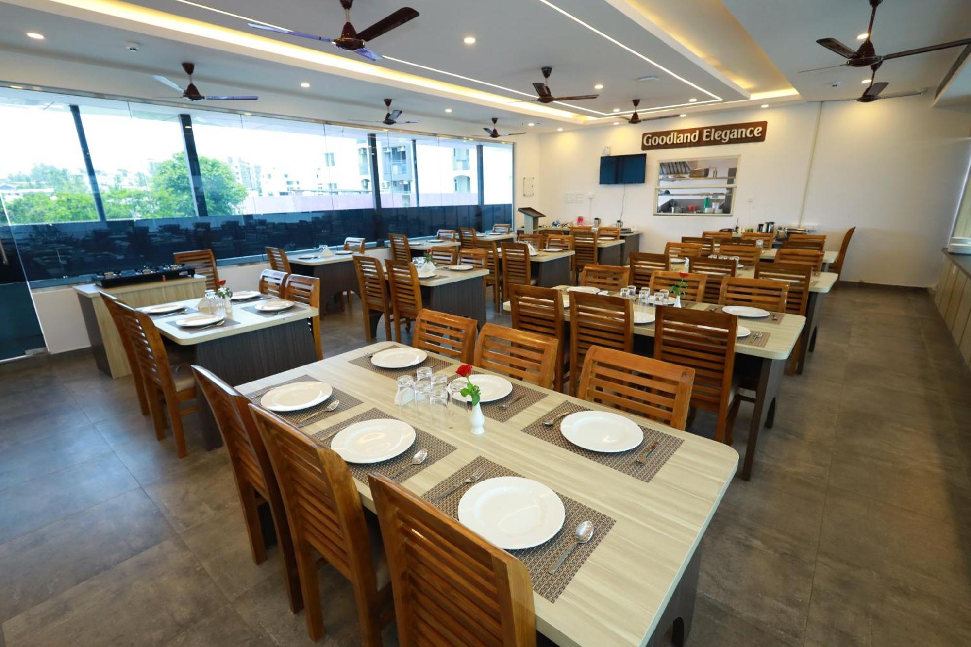 Goodland Elegance Hotel Thiruvananthapuram Ngoại thất bức ảnh