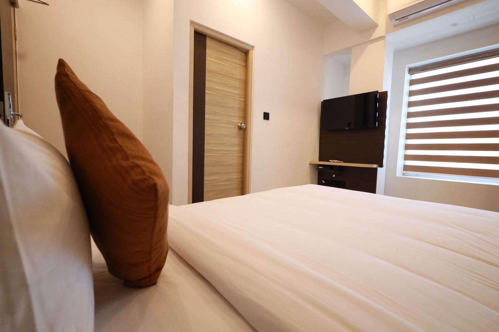 Goodland Elegance Hotel Thiruvananthapuram Ngoại thất bức ảnh