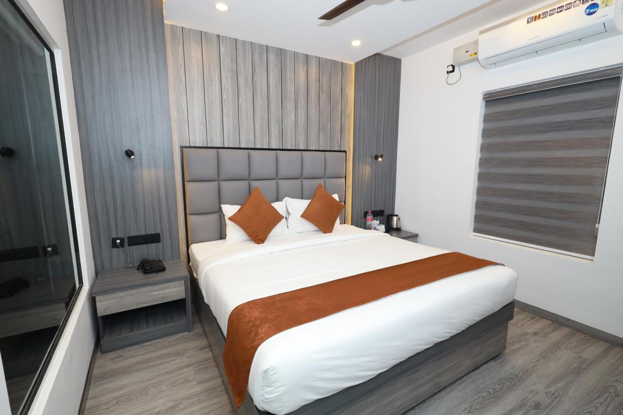 Goodland Elegance Hotel Thiruvananthapuram Ngoại thất bức ảnh