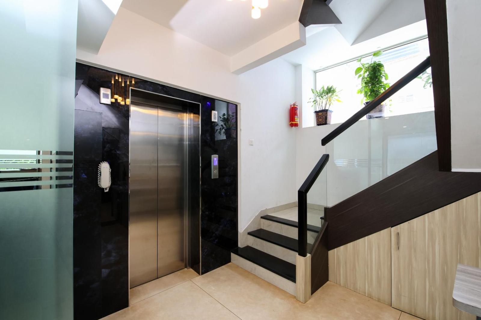 Goodland Elegance Hotel Thiruvananthapuram Ngoại thất bức ảnh